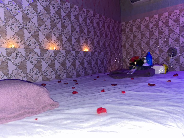 Balinese Massage spa in aligarh, 